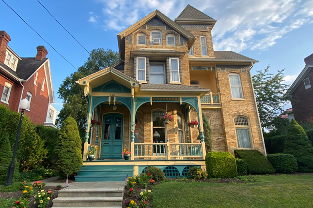 Blue Moon Bed and Breakfast
